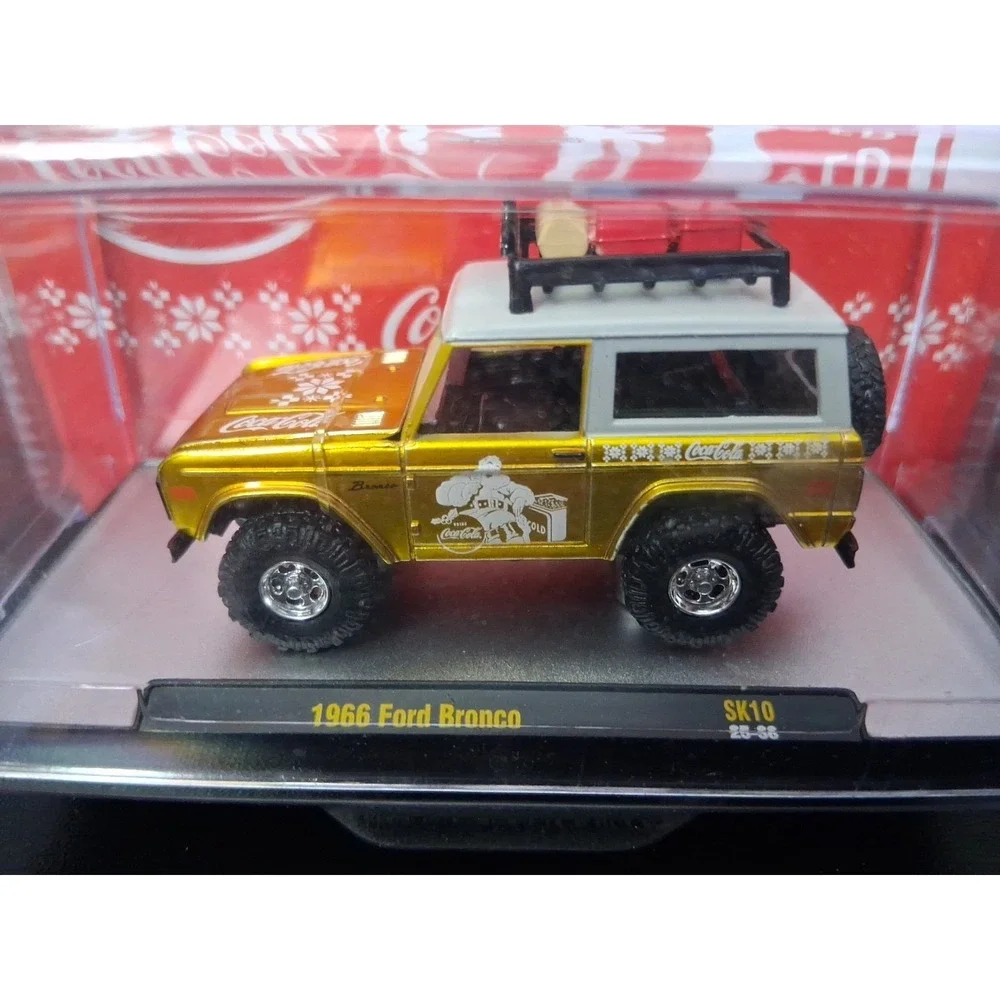 2025 M2 Machines Christmas Coca-Cola Santa 1966 Ford Bronco Limited Edition